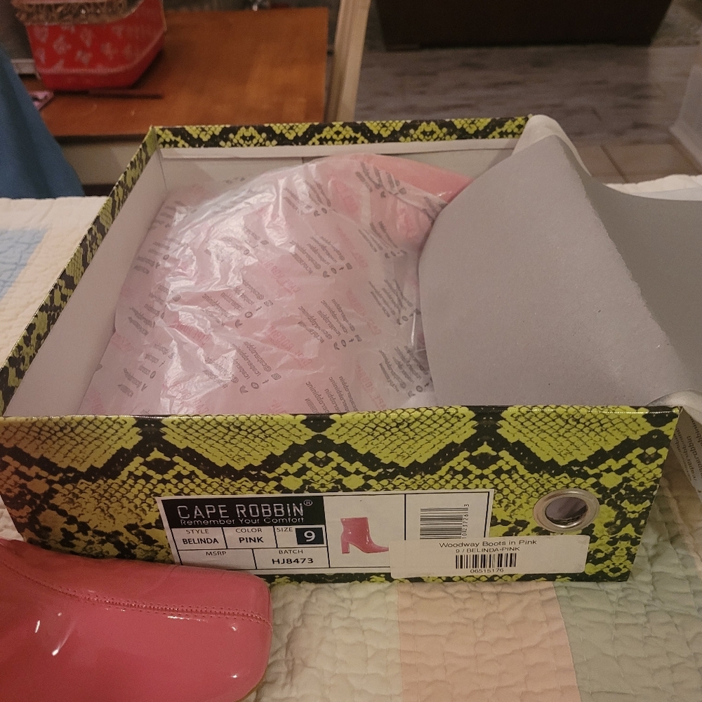 Pink patent boutique boots.  Beautiful color. - Picture 4 of 5